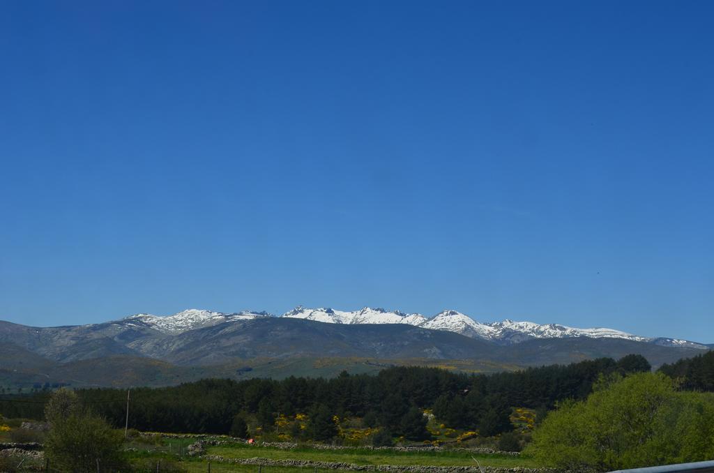 فندق Hostal Refugio De Gredos نافاريدوندا دي غريدوس المظهر الخارجي الصورة