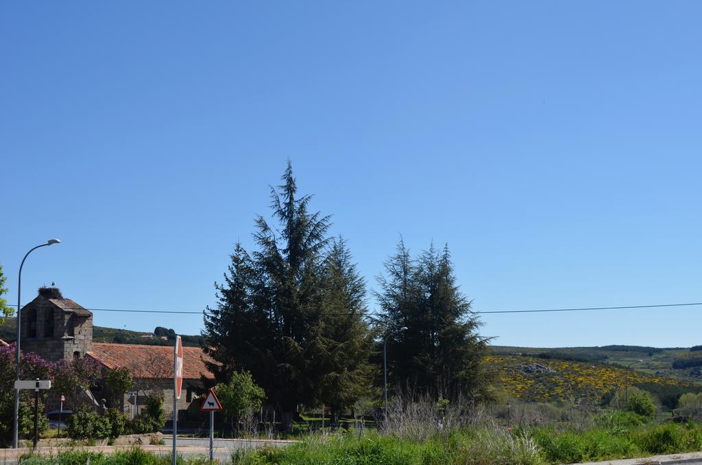 فندق Hostal Refugio De Gredos نافاريدوندا دي غريدوس المظهر الخارجي الصورة